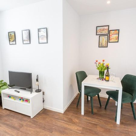 Chester Stays - Lovely Apartment In The Heart Of Chester With Free Parking Exteriör bild