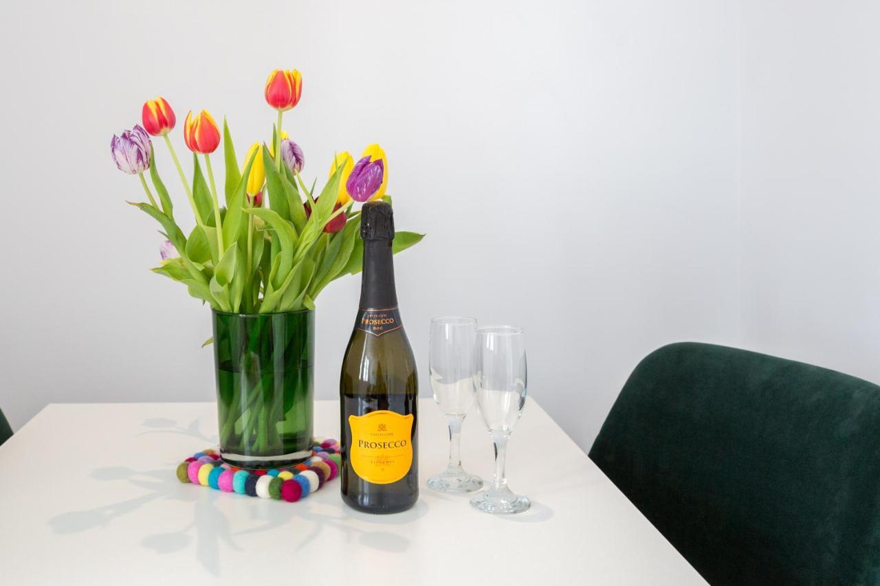 Chester Stays - Lovely Apartment In The Heart Of Chester With Free Parking Exteriör bild