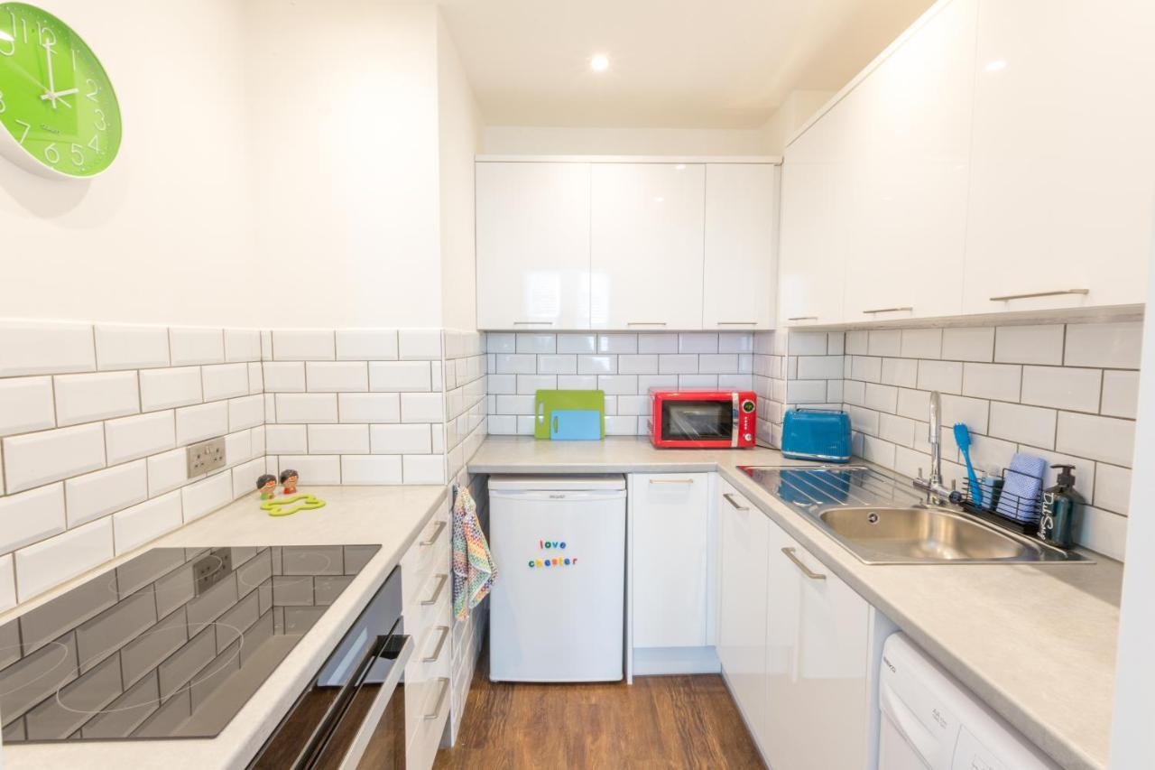 Chester Stays - Lovely Apartment In The Heart Of Chester With Free Parking Exteriör bild